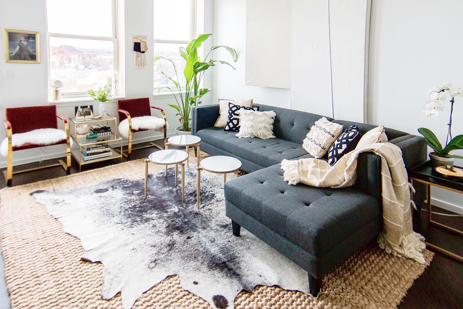 How to Choose a Living Room Rug from Interior Design Experts?